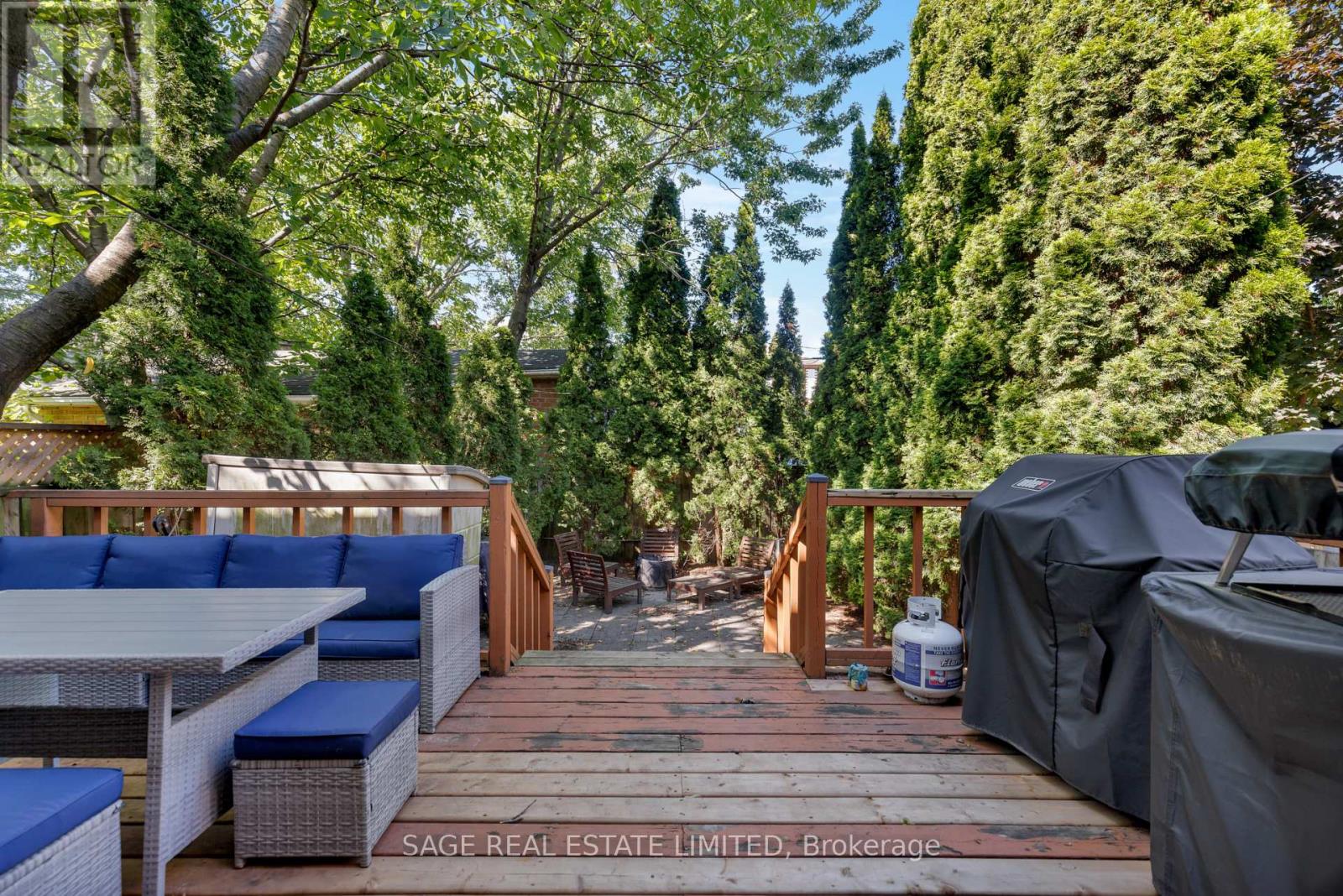 Main - 32 Roblocke Avenue, Toronto, Ontario  M6G 3R7 - Photo 25 - W13753756