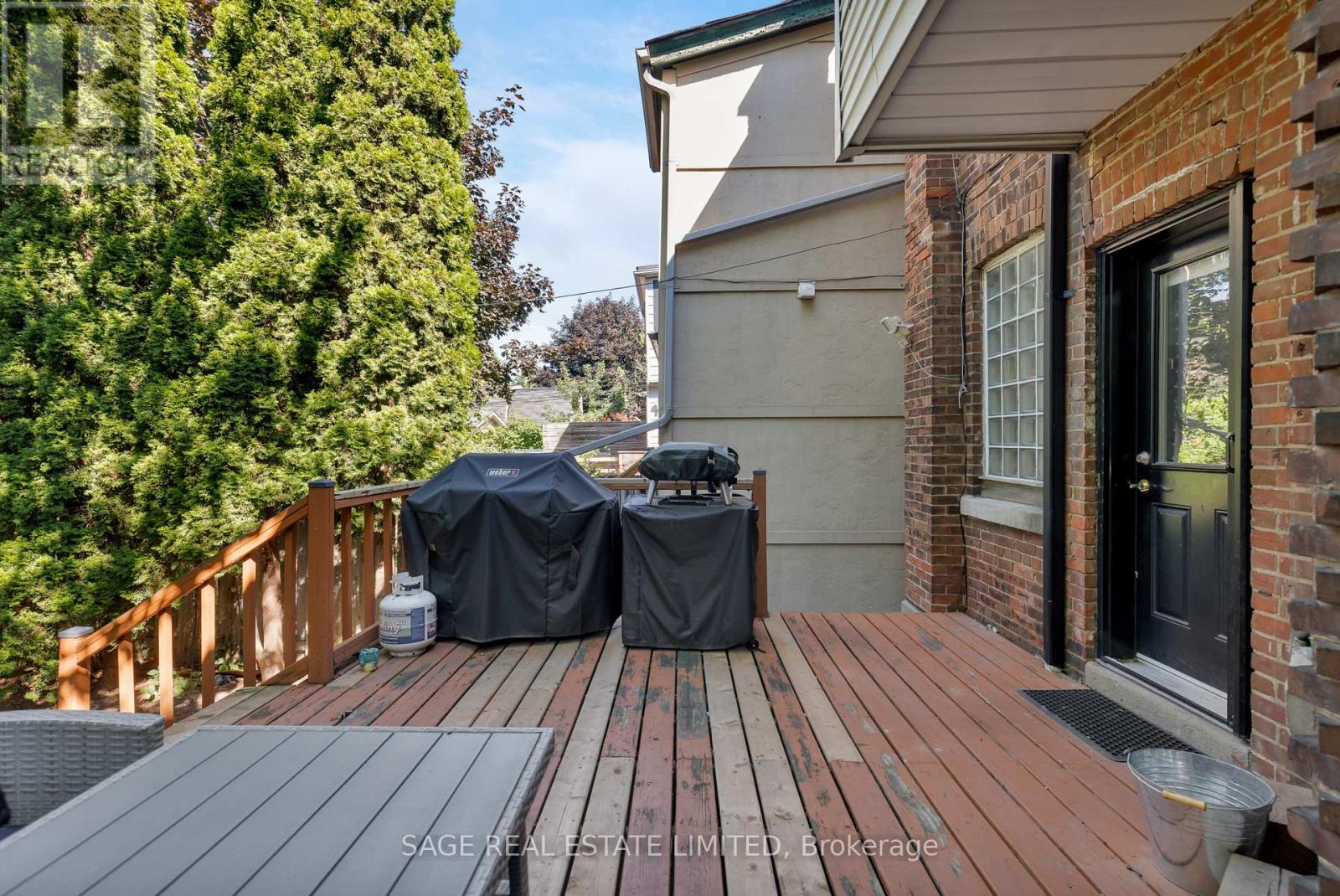 Main - 32 Roblocke Avenue, Toronto, Ontario  M6G 3R7 - Photo 27 - W13753756