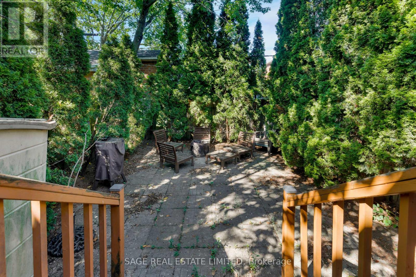 Main - 32 Roblocke Avenue, Toronto, Ontario  M6G 3R7 - Photo 28 - W13753756