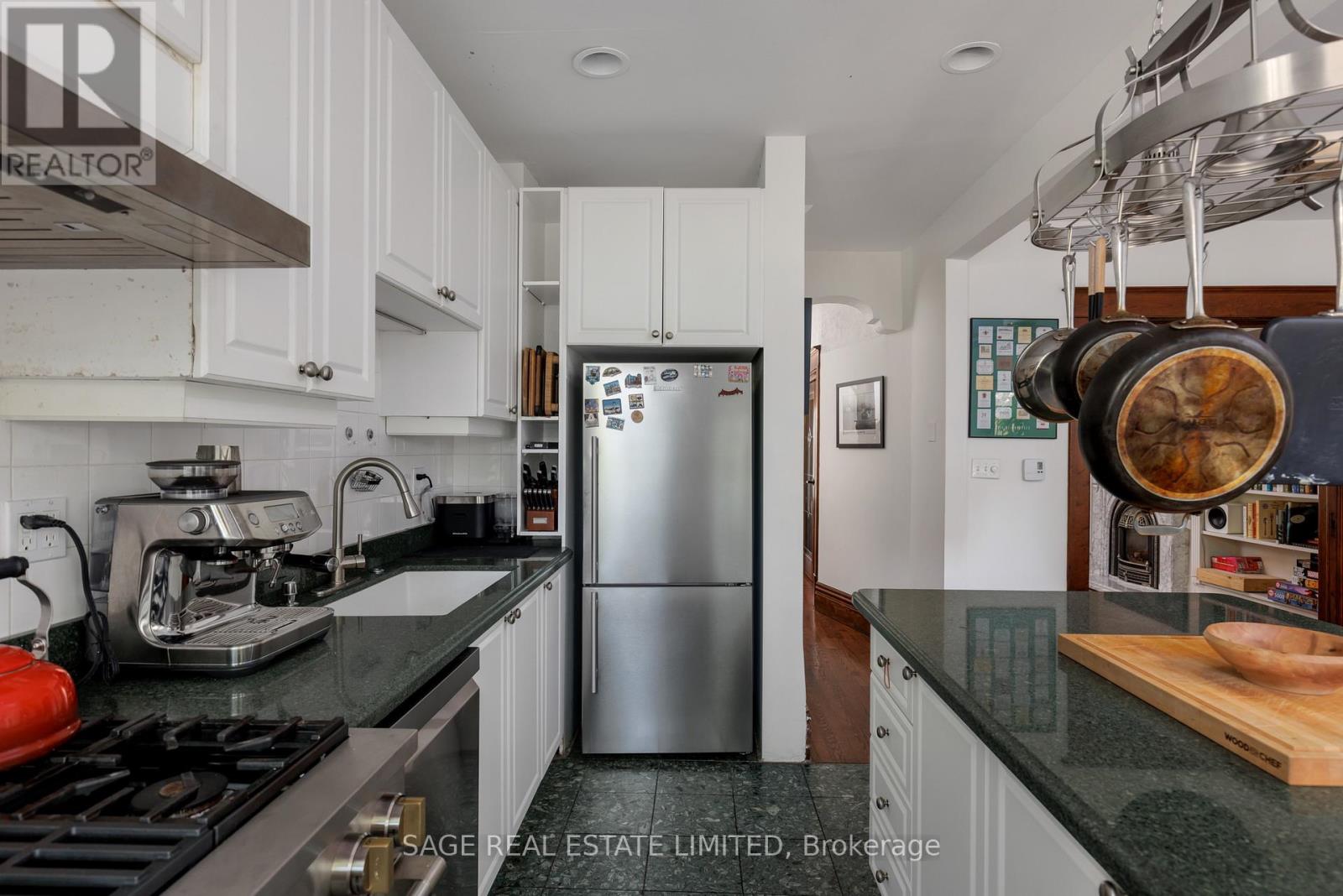 Main - 32 Roblocke Avenue, Toronto, Ontario  M6G 3R7 - Photo 31 - W13753756