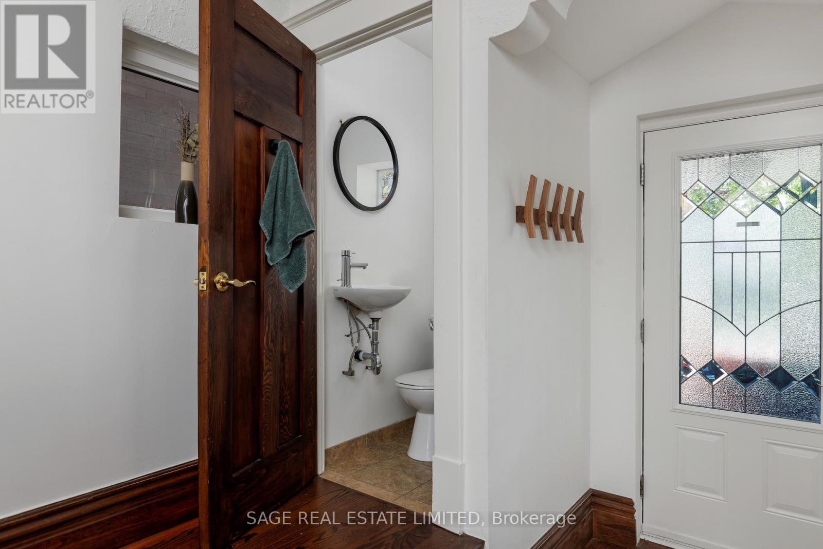 Main - 32 Roblocke Avenue, Toronto, Ontario  M6G 3R7 - Photo 32 - W13753756