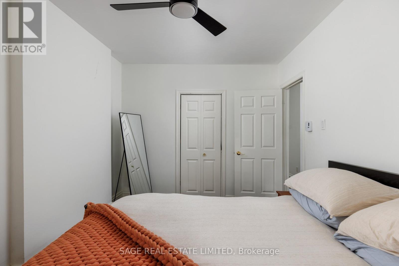 Main - 32 Roblocke Avenue, Toronto, Ontario  M6G 3R7 - Photo 36 - W13753756