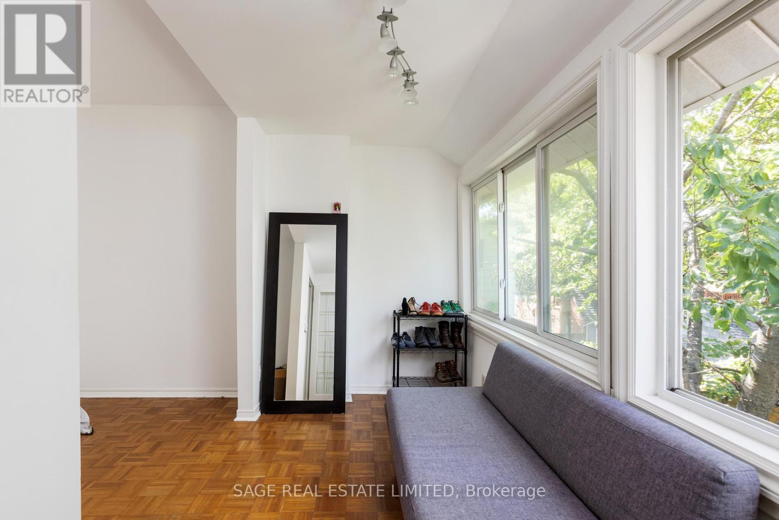 Main - 32 Roblocke Avenue, Toronto, Ontario  M6G 3R7 - Photo 41 - W13753756
