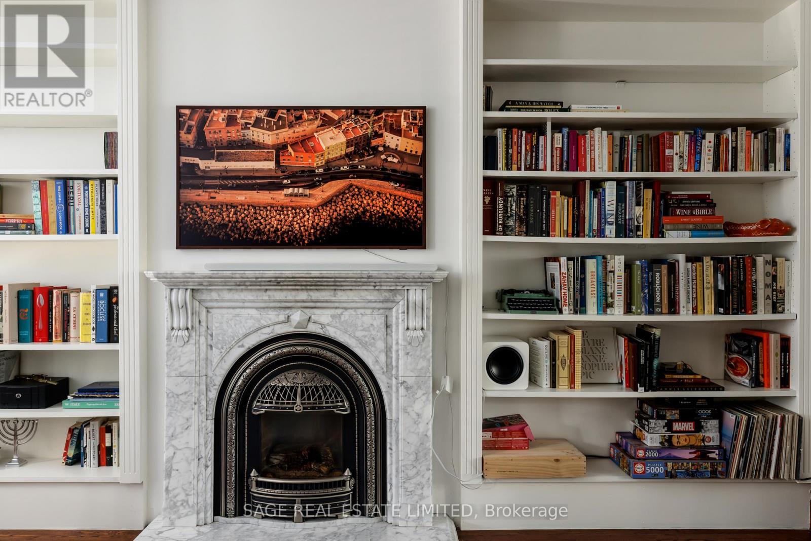 Main - 32 Roblocke Avenue, Toronto, Ontario  M6G 3R7 - Photo 6 - W13753756