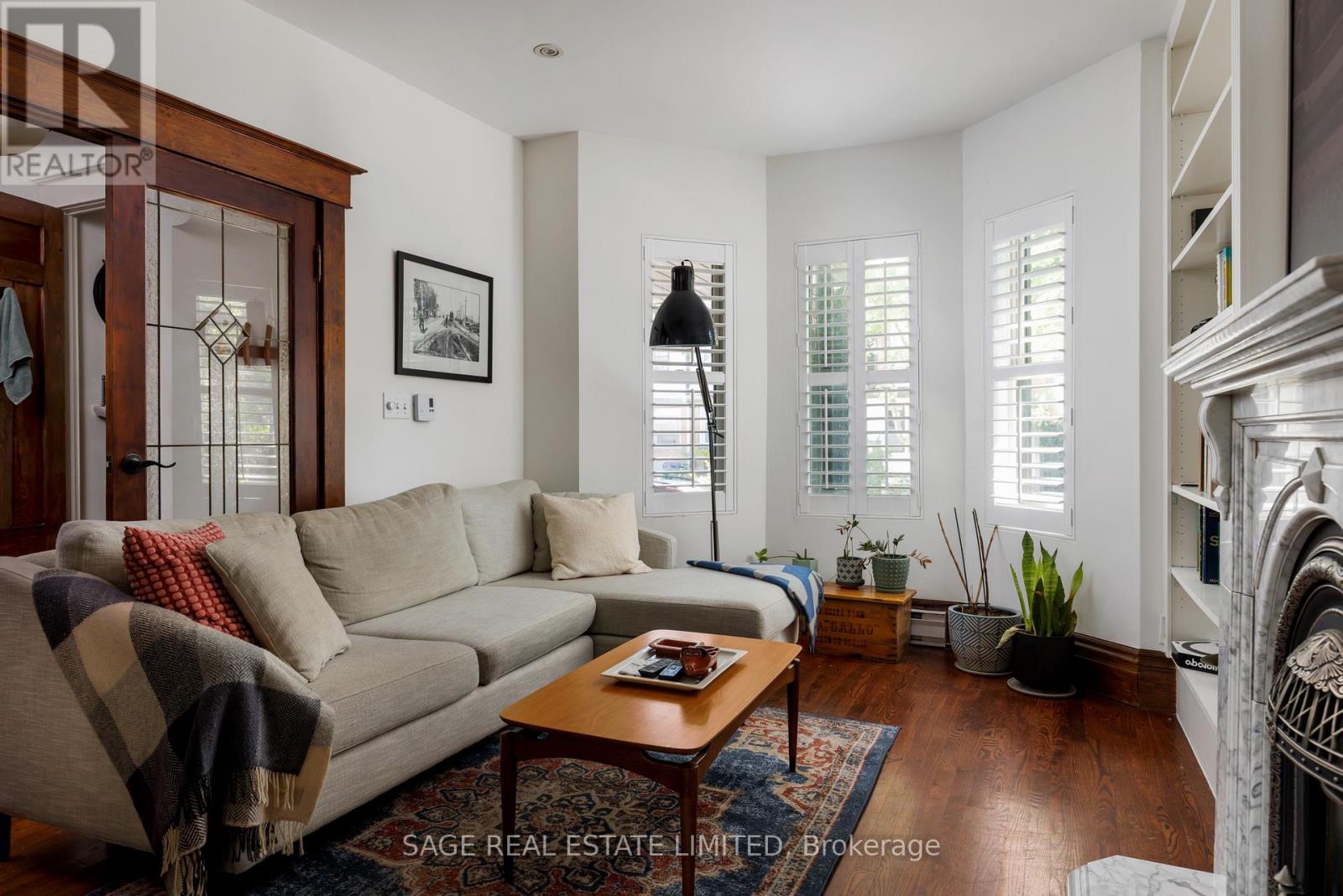 Main - 32 Roblocke Avenue, Toronto, Ontario  M6G 3R7 - Photo 8 - W13753756