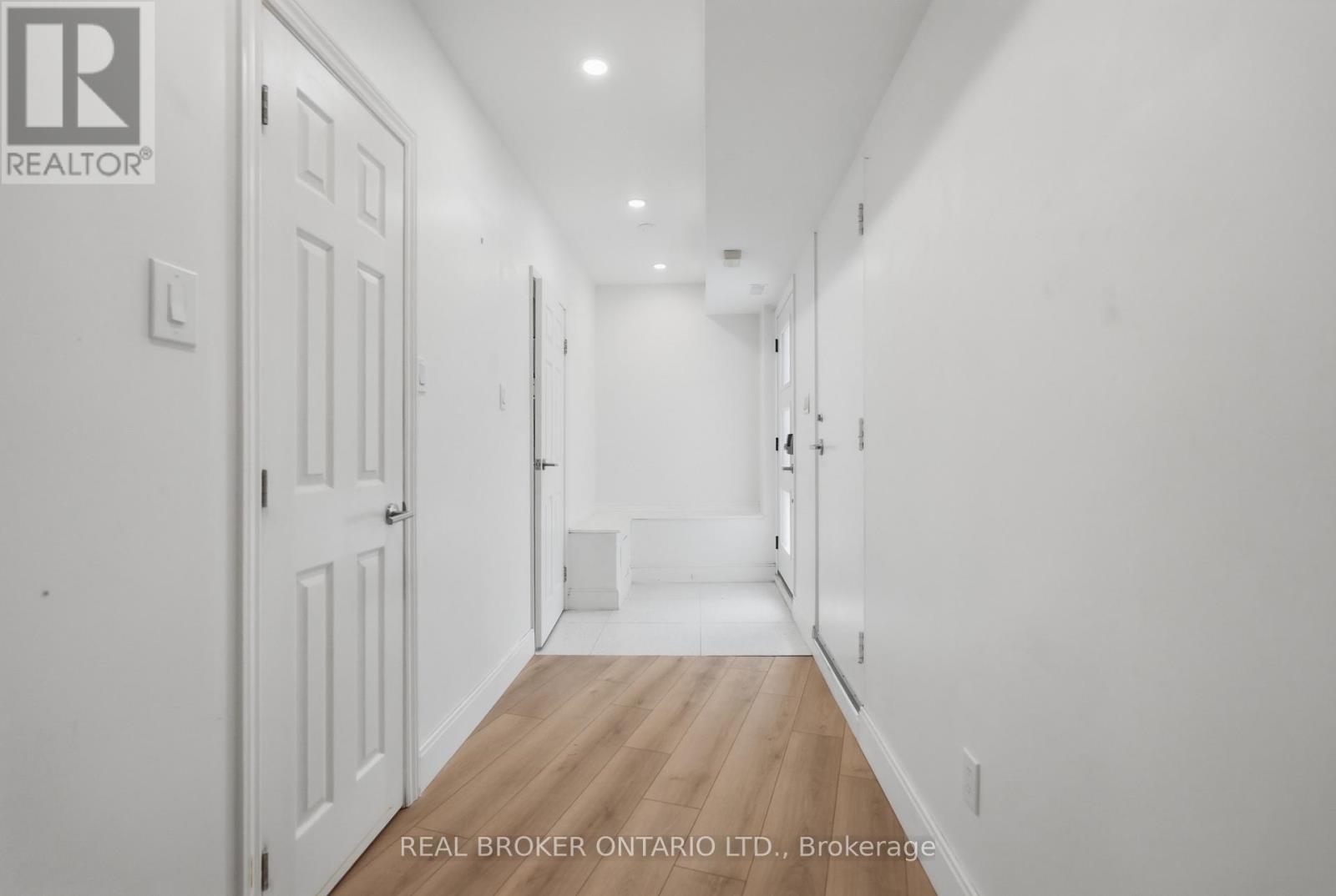 Lower - 1498 Paddington Court, Burlington, Ontario  L7M 1W7 - Photo 3 - W13753766