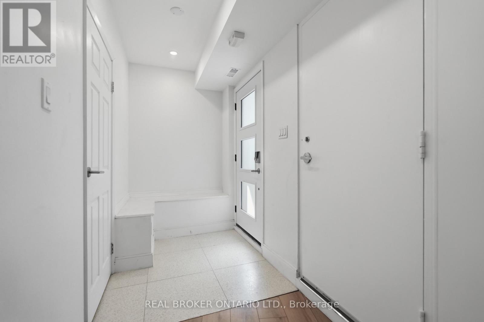 Lower - 1498 Paddington Court, Burlington, Ontario  L7M 1W7 - Photo 4 - W13753766