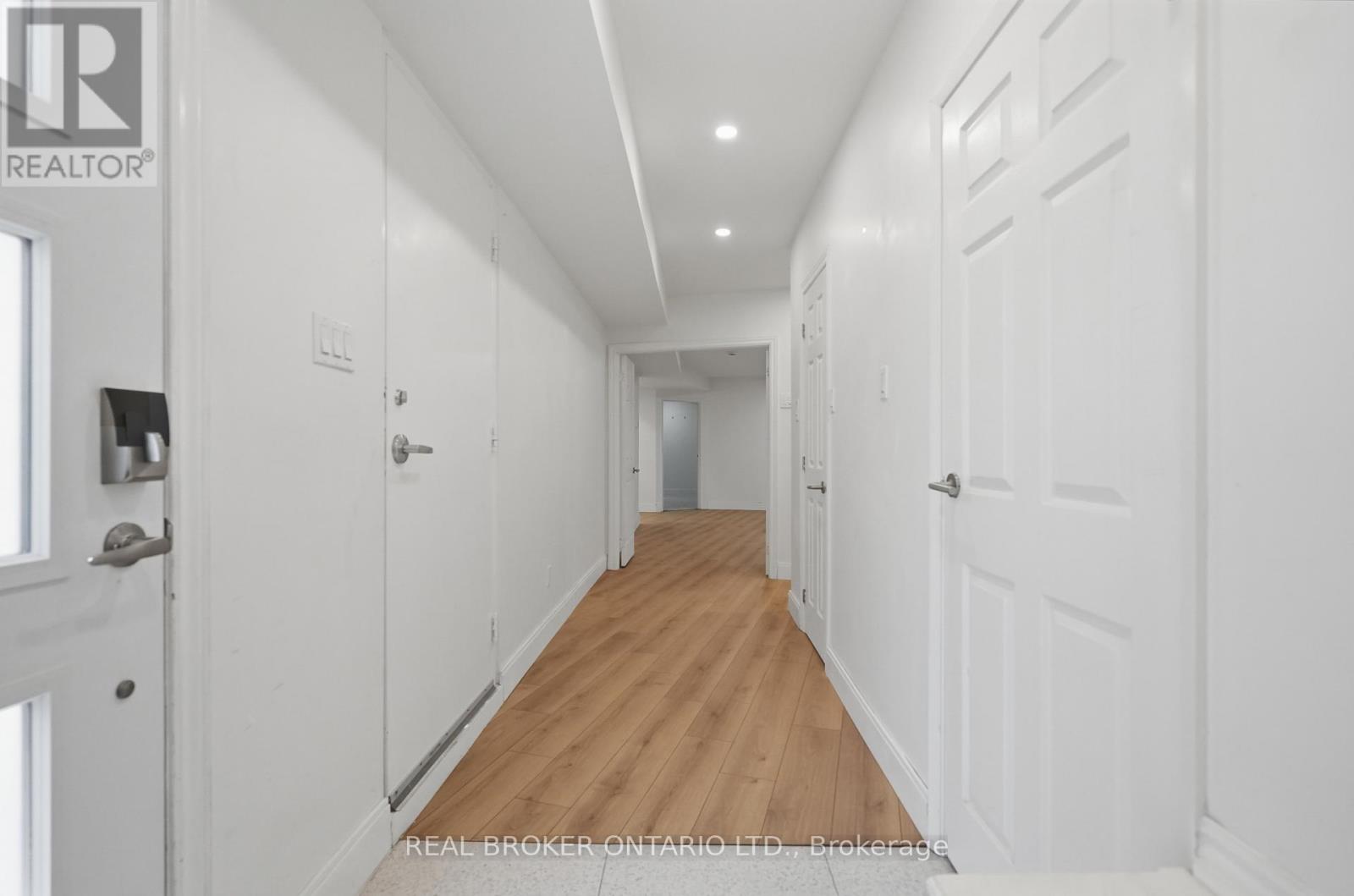 Lower - 1498 Paddington Court, Burlington, Ontario  L7M 1W7 - Photo 5 - W13753766