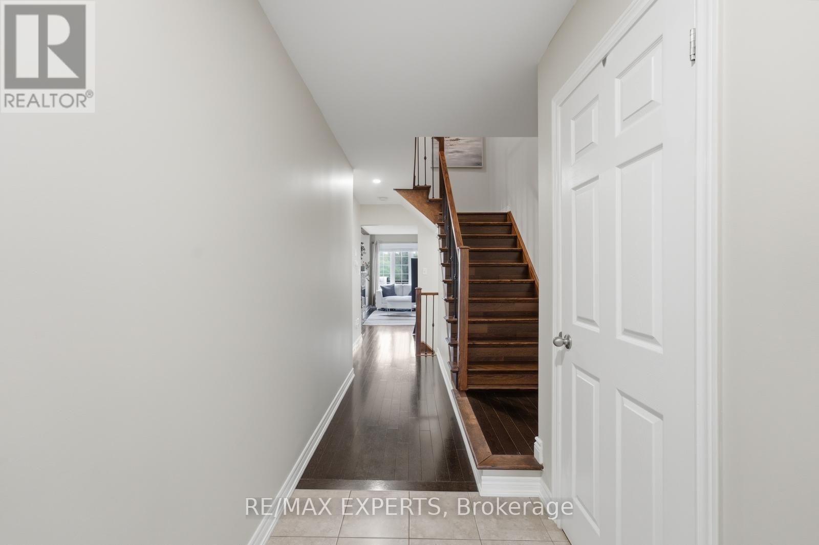 72 Victor Large Way, Orangeville, Ontario L9W 0B6 - Photo 4 - W13753770