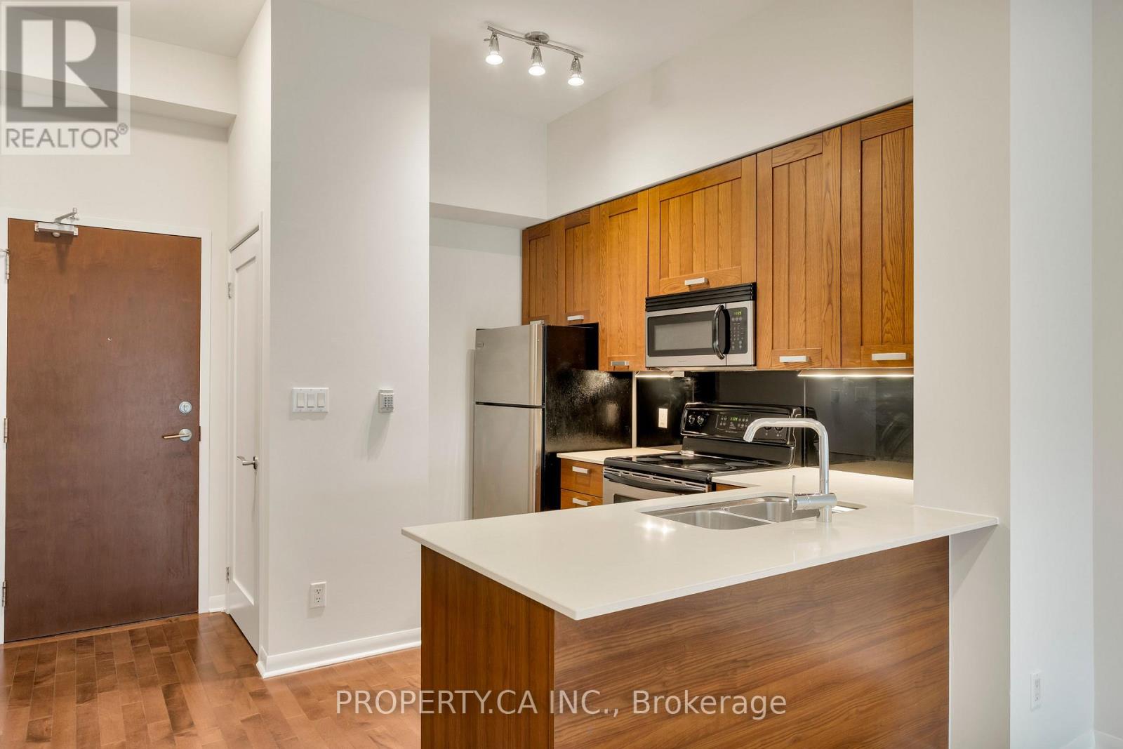 703 - 3391 Bloor Street W, Toronto, Ontario  M8X 1G3 - Photo 9 - W13753780
