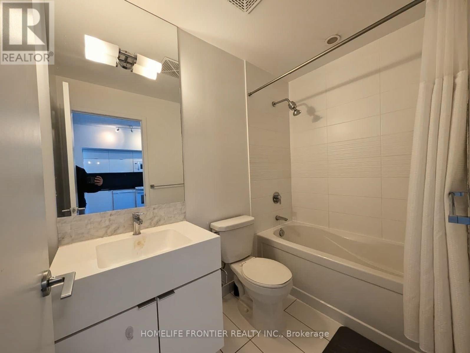 1017 - 151 Dan Leckie Way, Toronto, Ontario  M5V 4B2 - Photo 7 - C13732842