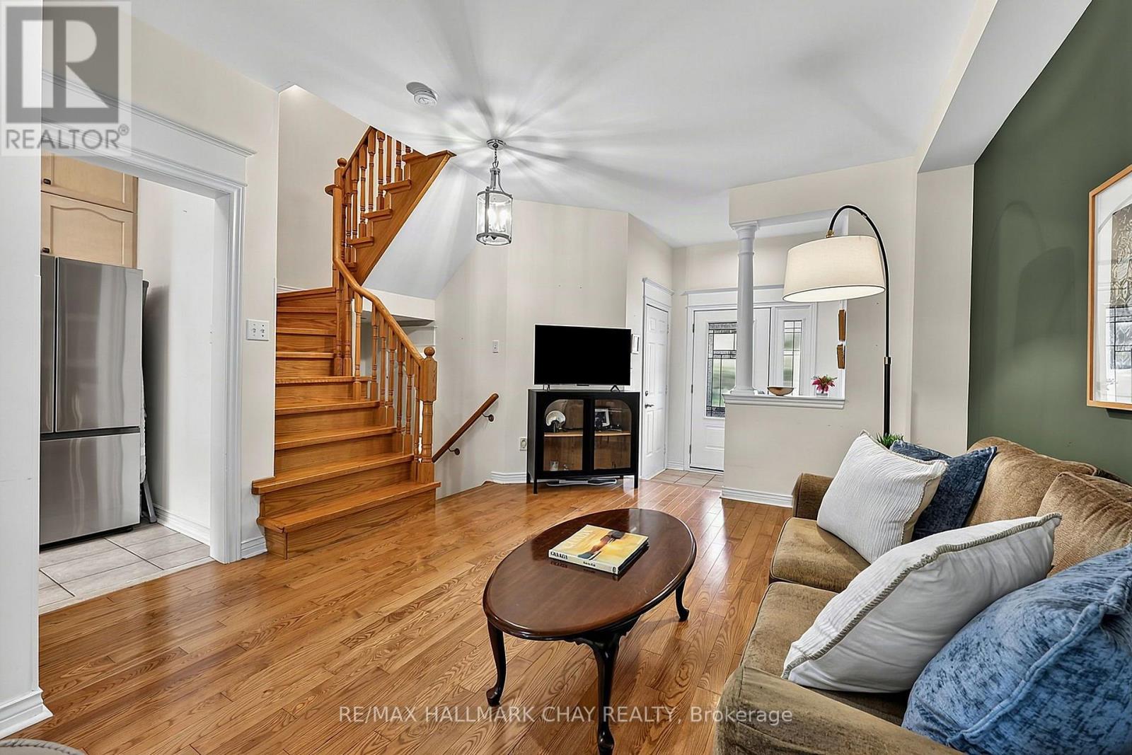 168 Denise Circle, Newmarket, Ontario  L3X 2J9 - Photo 4 - N13753430