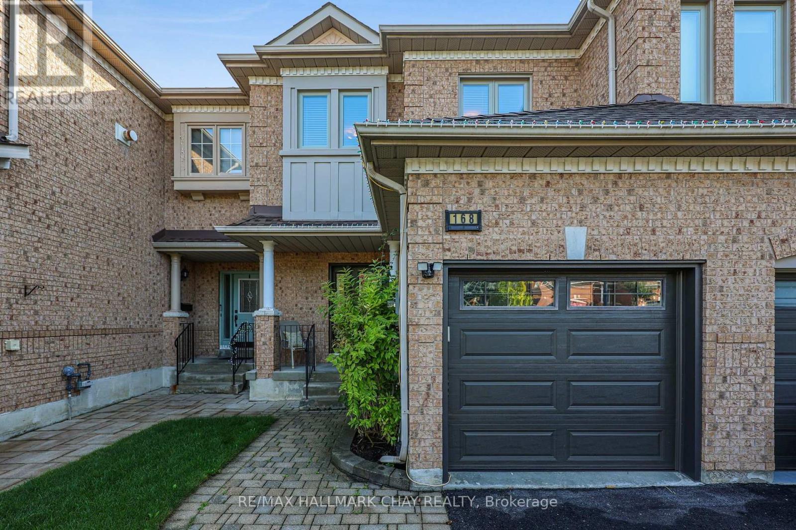 168 Denise Circle, Newmarket, Ontario  L3X 2J9 - Photo 3 - N13753430