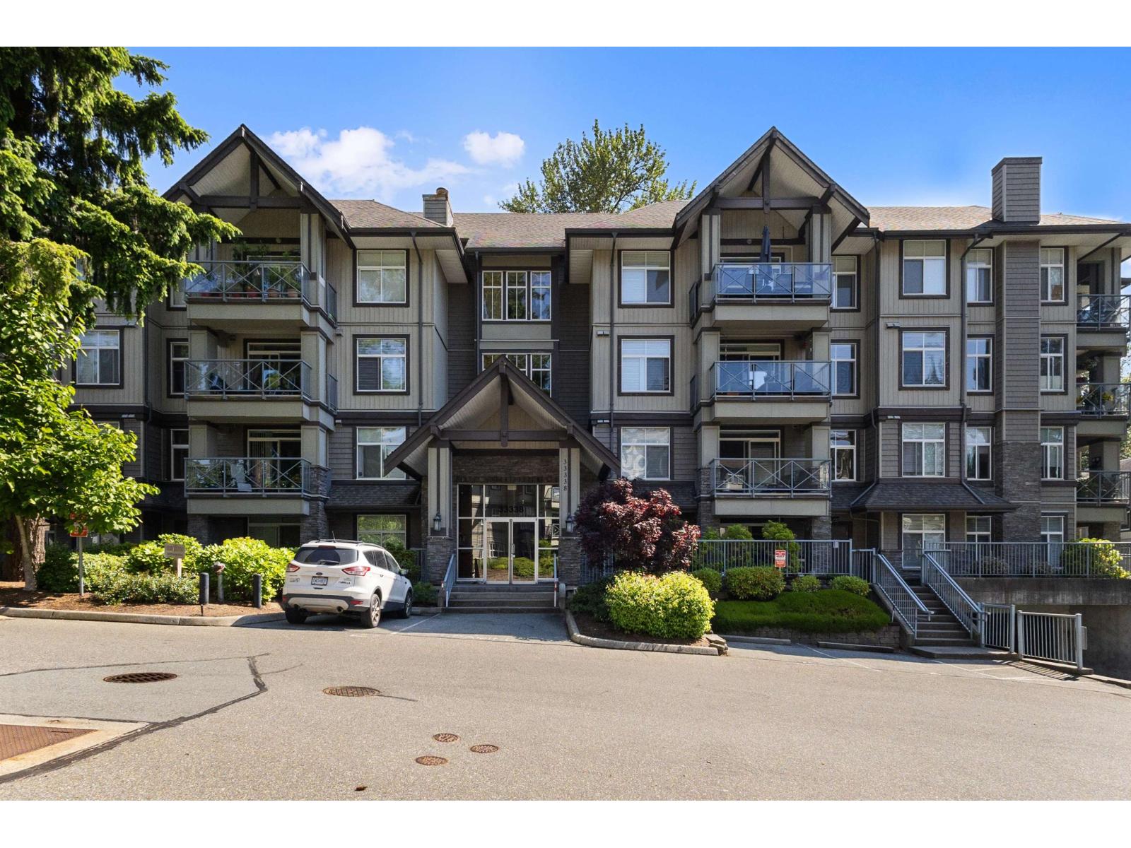 406 33338 E Bourquin Crescent, Abbotsford, British Columbia  V2S 1Y1 - Photo 1 - R3161585