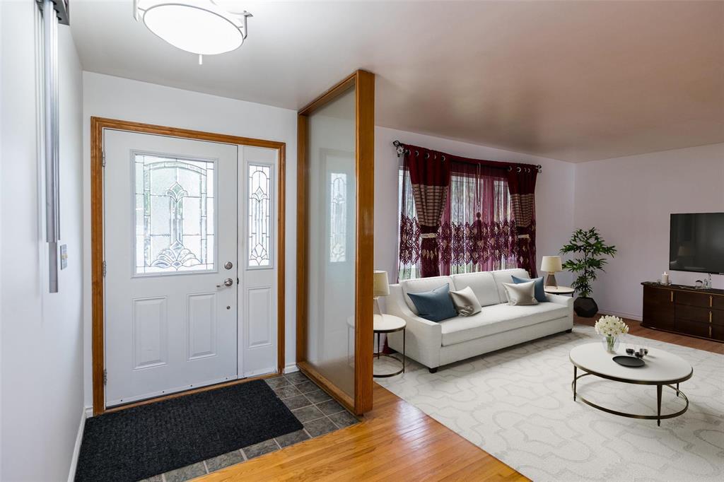 386 Harold Avenue E, Winnipeg, Manitoba R2C 0R9 - Photo 3 - 202622401