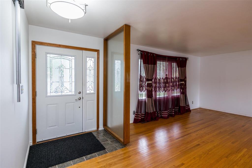 386 Harold Avenue E, Winnipeg, Manitoba R2C 0R9 - Photo 4 - 202622401