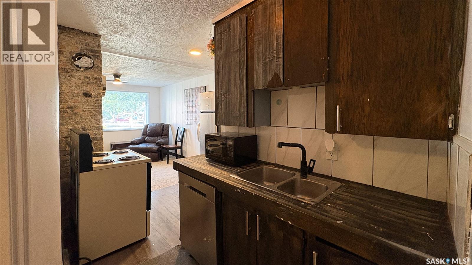 2034 Quebec Street, Regina, Saskatchewan  S4P 1J9 - Photo 11 - SK047762