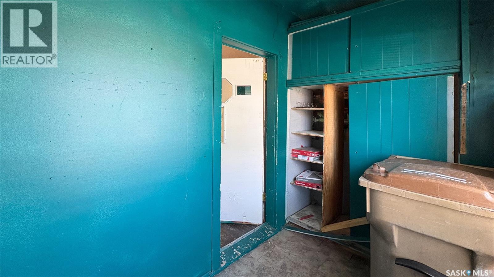 2034 Quebec Street, Regina, Saskatchewan  S4P 1J9 - Photo 2 - SK047762