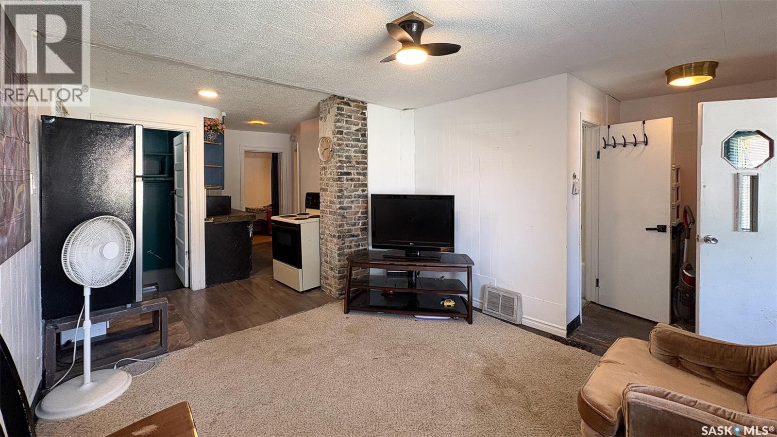2034 Quebec Street, Regina, Saskatchewan  S4P 1J9 - Photo 4 - SK047762