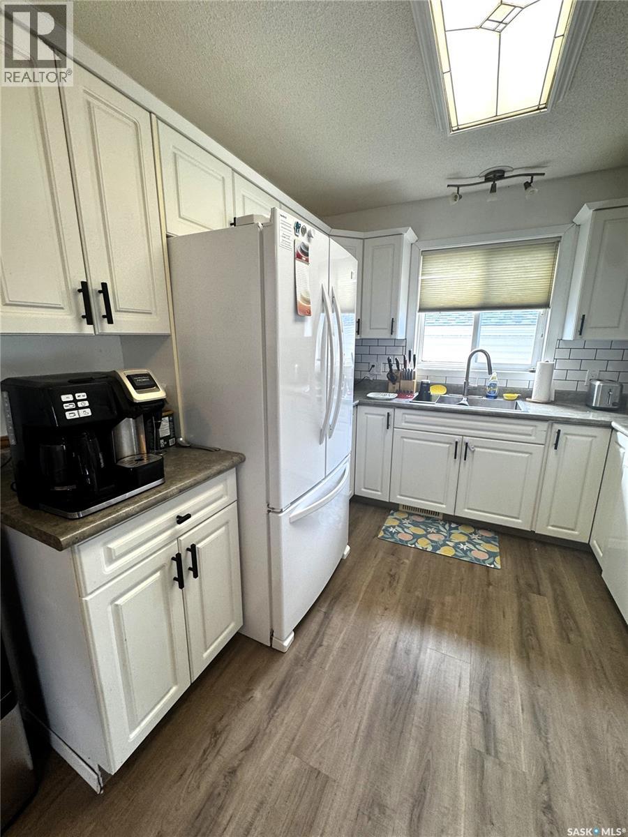 518 6th Avenue Nw, Swift Current, Saskatchewan  S9H 0Y6 - Photo 4 - SK047754