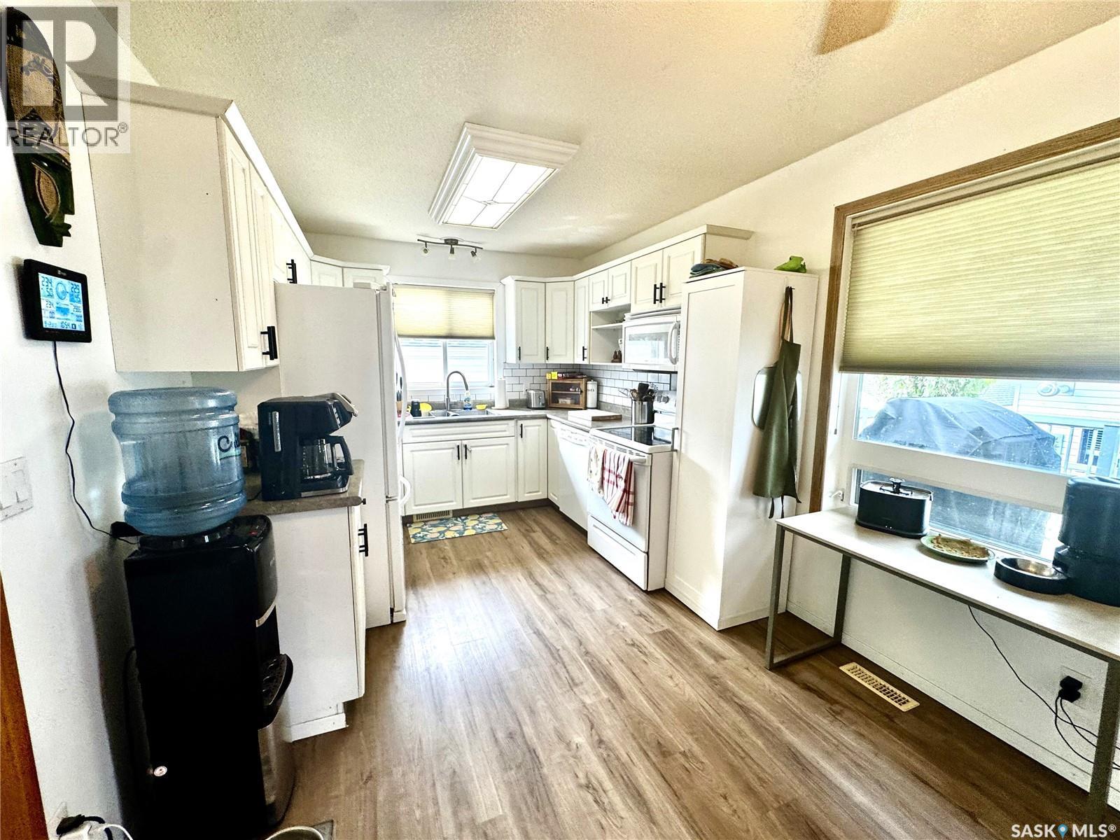 518 6th Avenue Nw, Swift Current, Saskatchewan  S9H 0Y6 - Photo 5 - SK047754