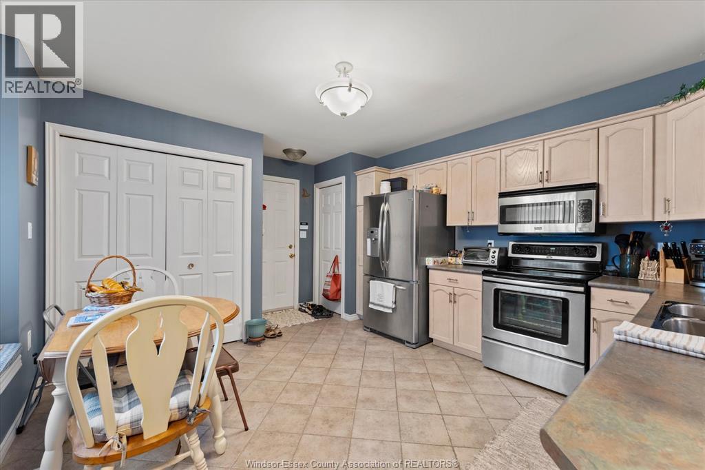 7 Cherokee Lane, Leamington, Ontario  N8H 5H8 - Photo 10 - 26021828
