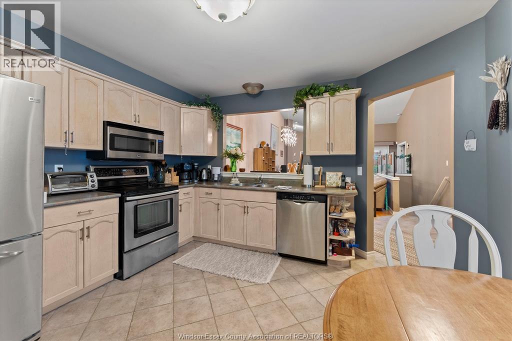 7 Cherokee Lane, Leamington, Ontario  N8H 5H8 - Photo 11 - 26021828