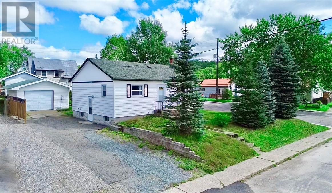100 Hillcrest Street, Levack, Ontario  P0M 2C0 - Photo 2 - 2130188