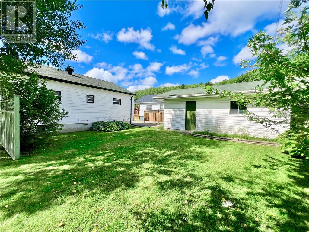 100 Hillcrest Street, Levack, Ontario  P0M 2C0 - Photo 4 - 2130188