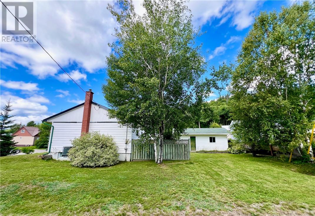 100 Hillcrest Street, Levack, Ontario  P0M 2C0 - Photo 6 - 2130188