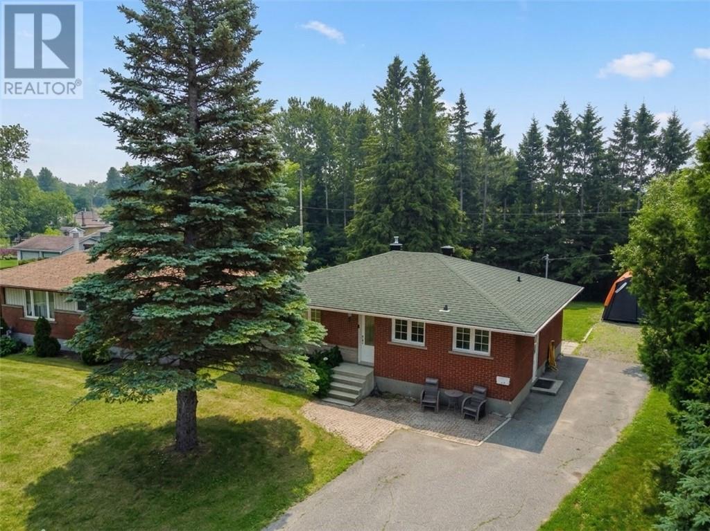 1287 Lillian Boulevard, Greater Sudbury, Ontario  P3A 2R9 - Photo 2 - 2130130