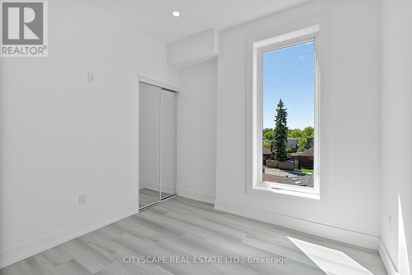 Upper #4 - 589 Oakwood Avenue, Toronto, Ontario  M6E 2X8 - Photo 10 - C13736106