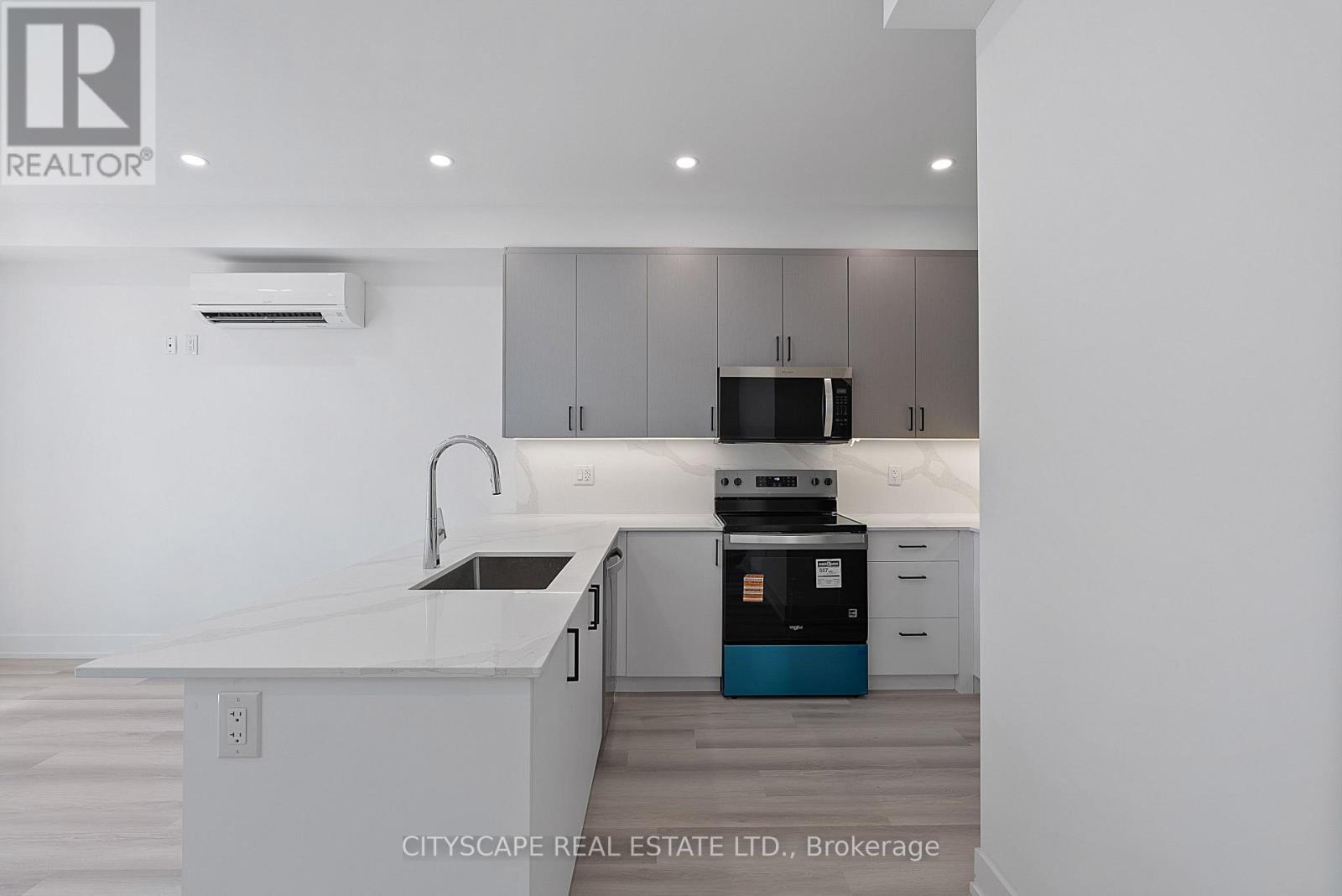 Upper #4 - 589 Oakwood Avenue, Toronto, Ontario  M6E 2X8 - Photo 21 - C13736106