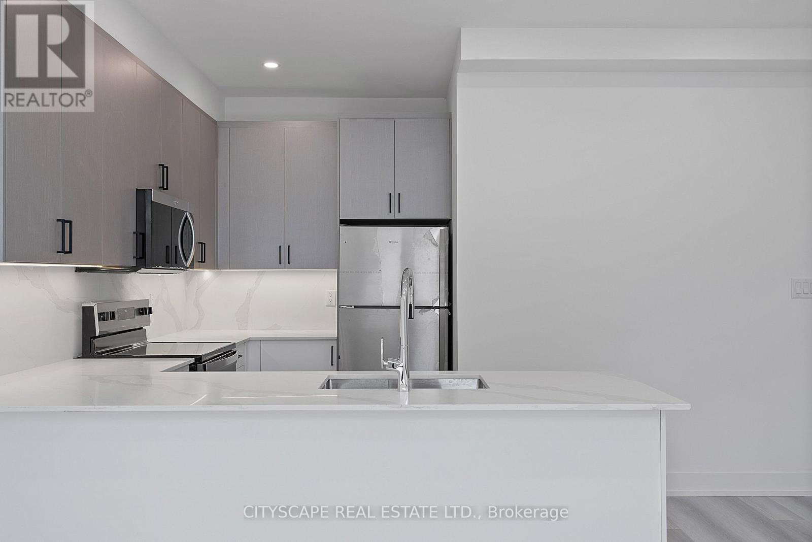 Upper #4 - 589 Oakwood Avenue, Toronto, Ontario  M6E 2X8 - Photo 23 - C13736106