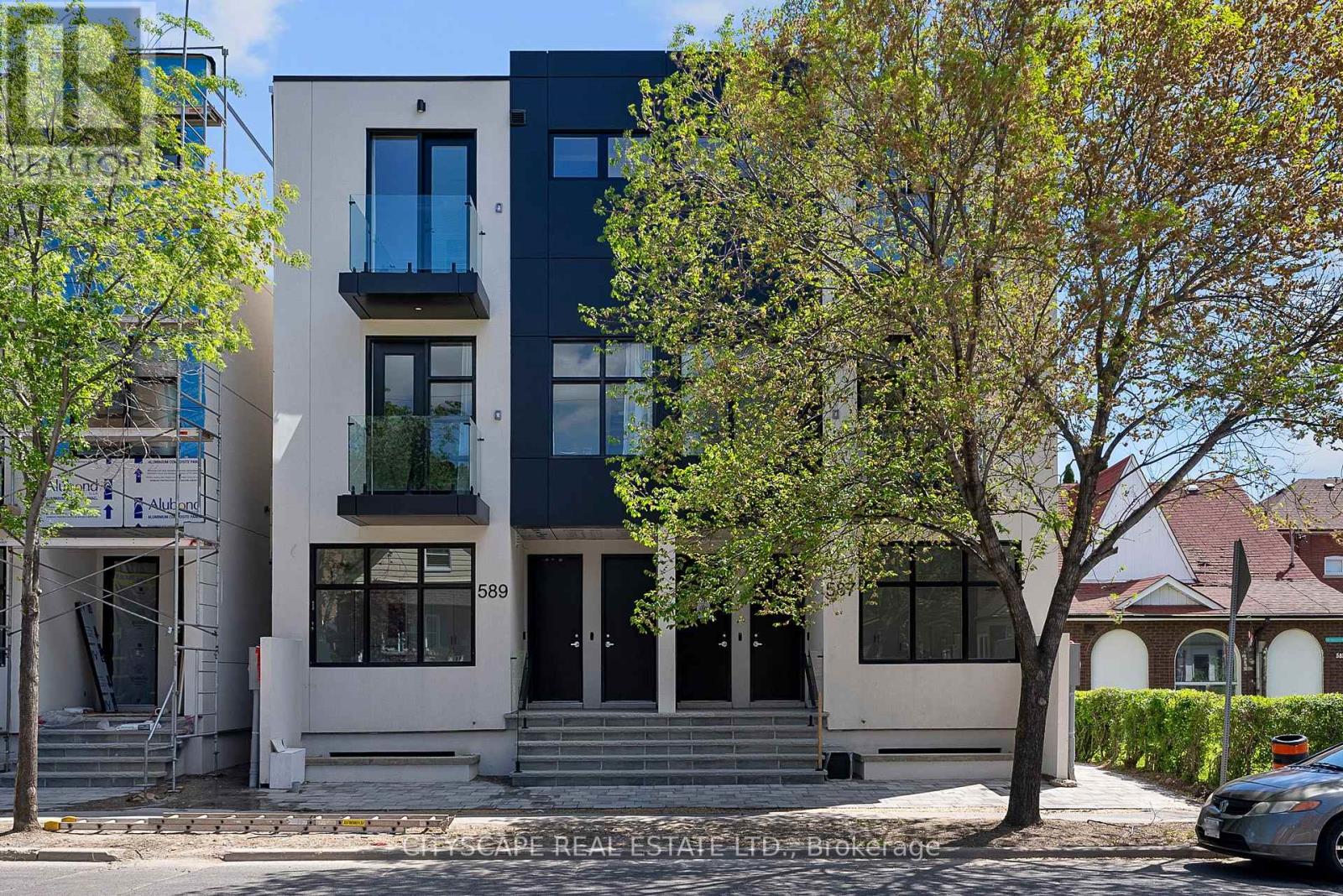 Upper #4 - 589 Oakwood Avenue, Toronto, Ontario  M6E 2X8 - Photo 32 - C13736106