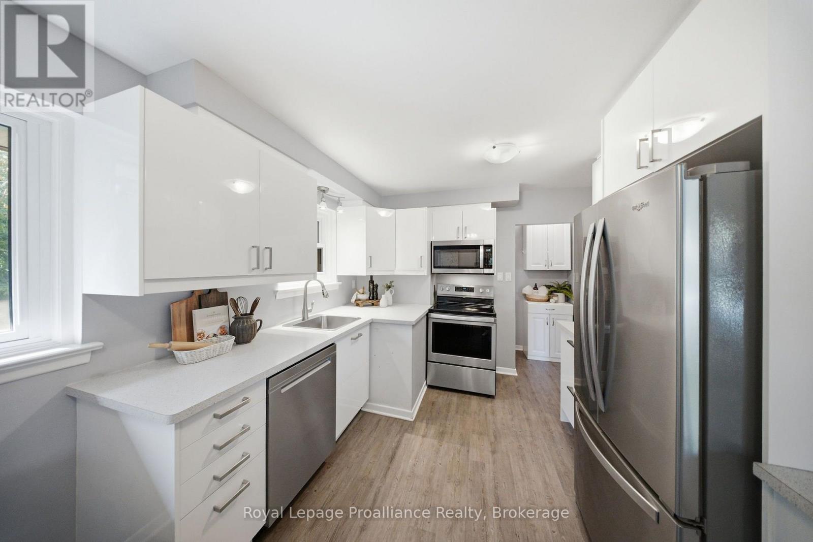 400 Harris Street, Whitby, Ontario  L1N 3C5 - Photo 17 - E13754138