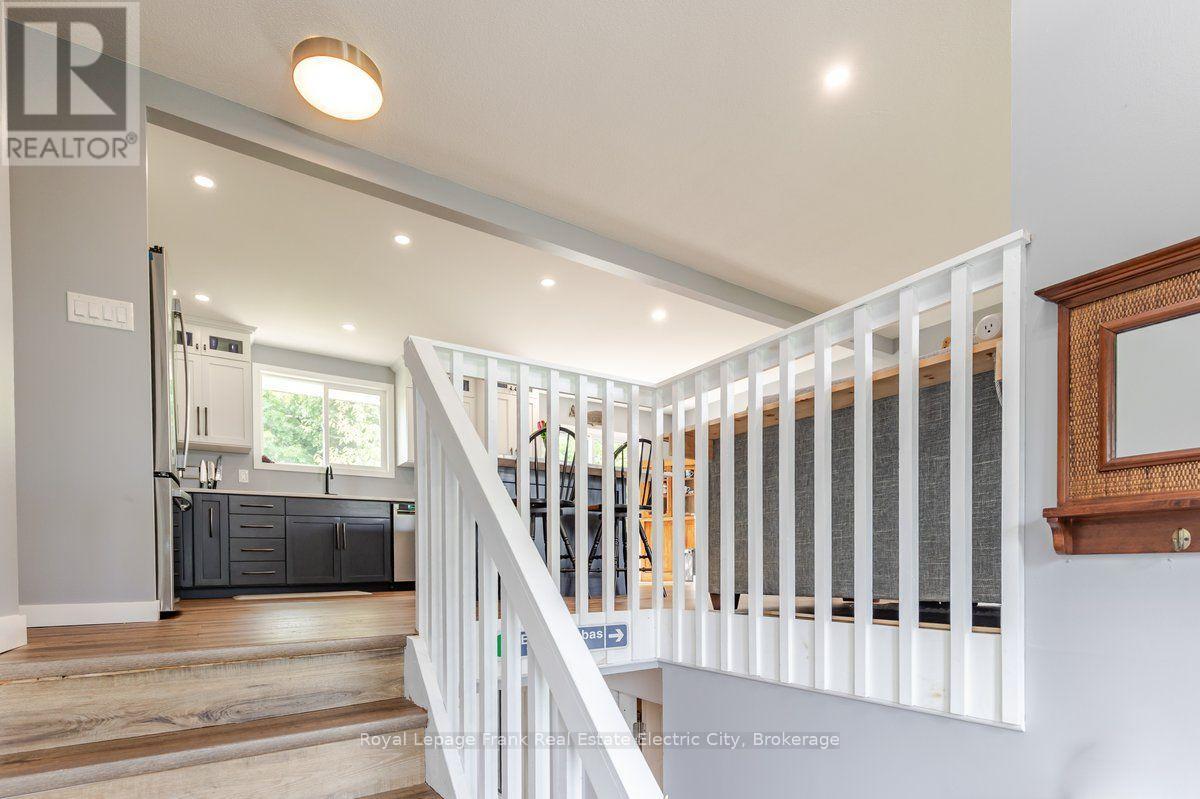 931 Golfview Road, Peterborough, Ontario  K9J 7W2 - Photo 4 - X13754084