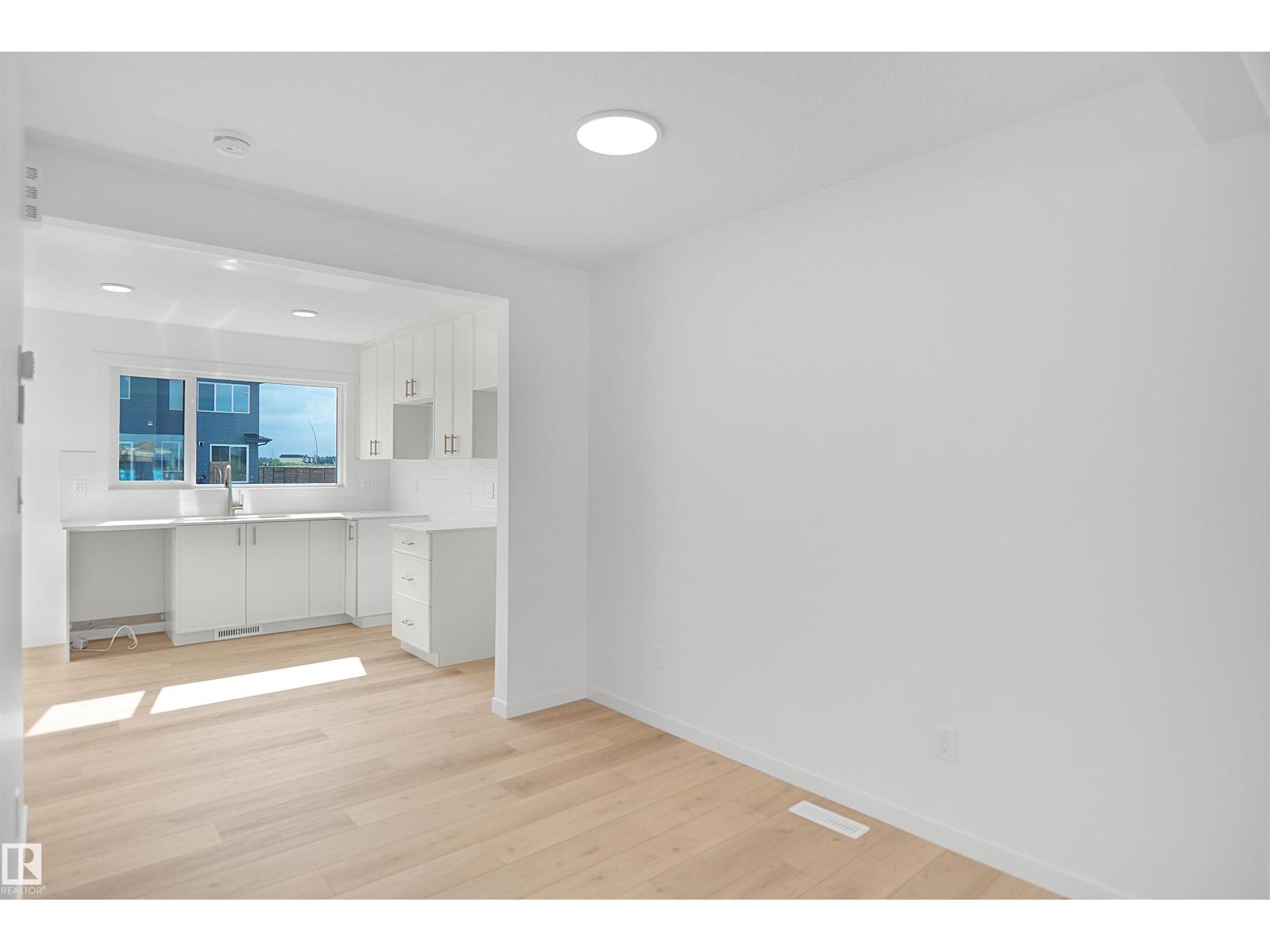 505 177 Av NE, Edmonton, Alberta  T5Y 4K2 - Photo 8 - E4481931