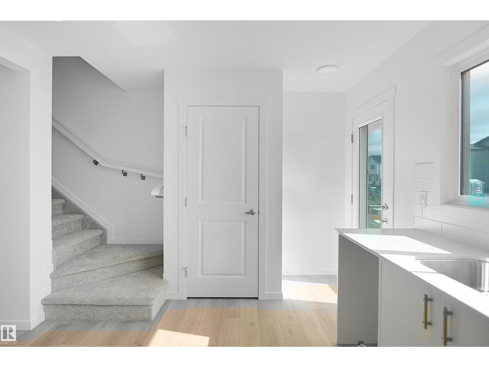 505 177 Av NE, Edmonton, Alberta  T5Y 4K2 - Photo 12 - E4481931