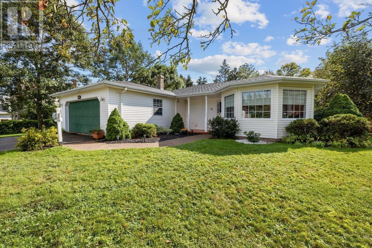 15 Oakland Drive, Charlottetown, Prince Edward Island  C1C 1M9 - Photo 1 - 202622610