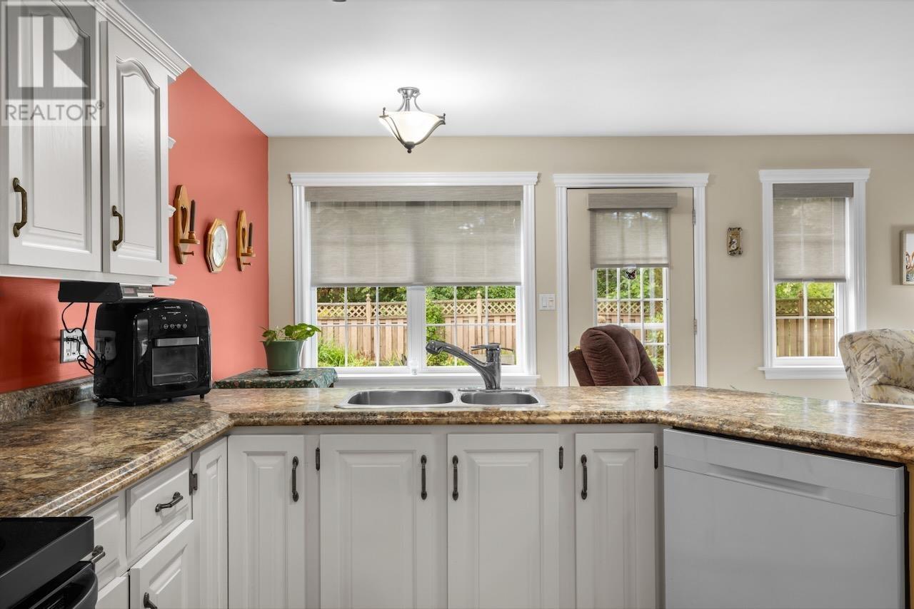 15 Oakland Drive, Charlottetown, Prince Edward Island  C1C 1M9 - Photo 7 - 202622610