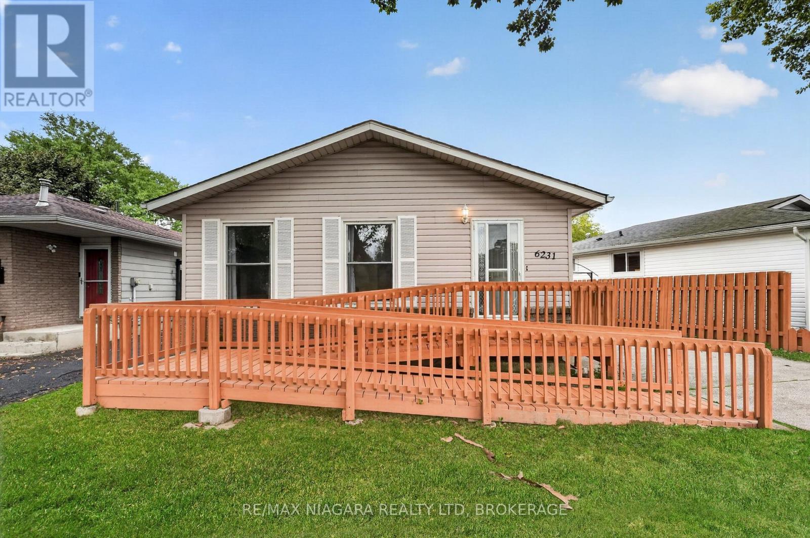 6231 Johnson Drive, Niagara Falls, Ontario  L2J 3J6 - Photo 2 - X13754192