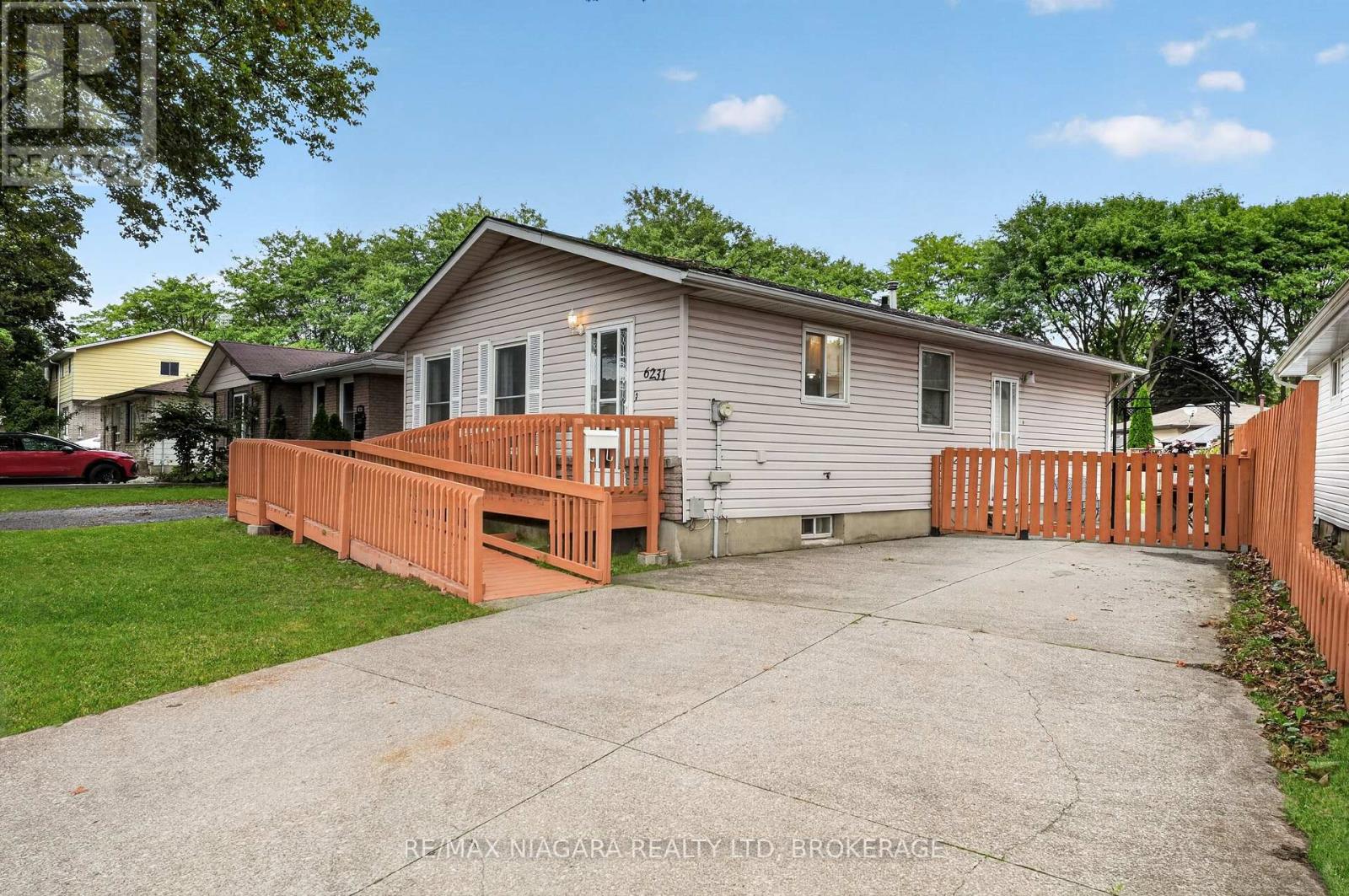 6231 Johnson Drive, Niagara Falls, Ontario  L2J 3J6 - Photo 3 - X13754192