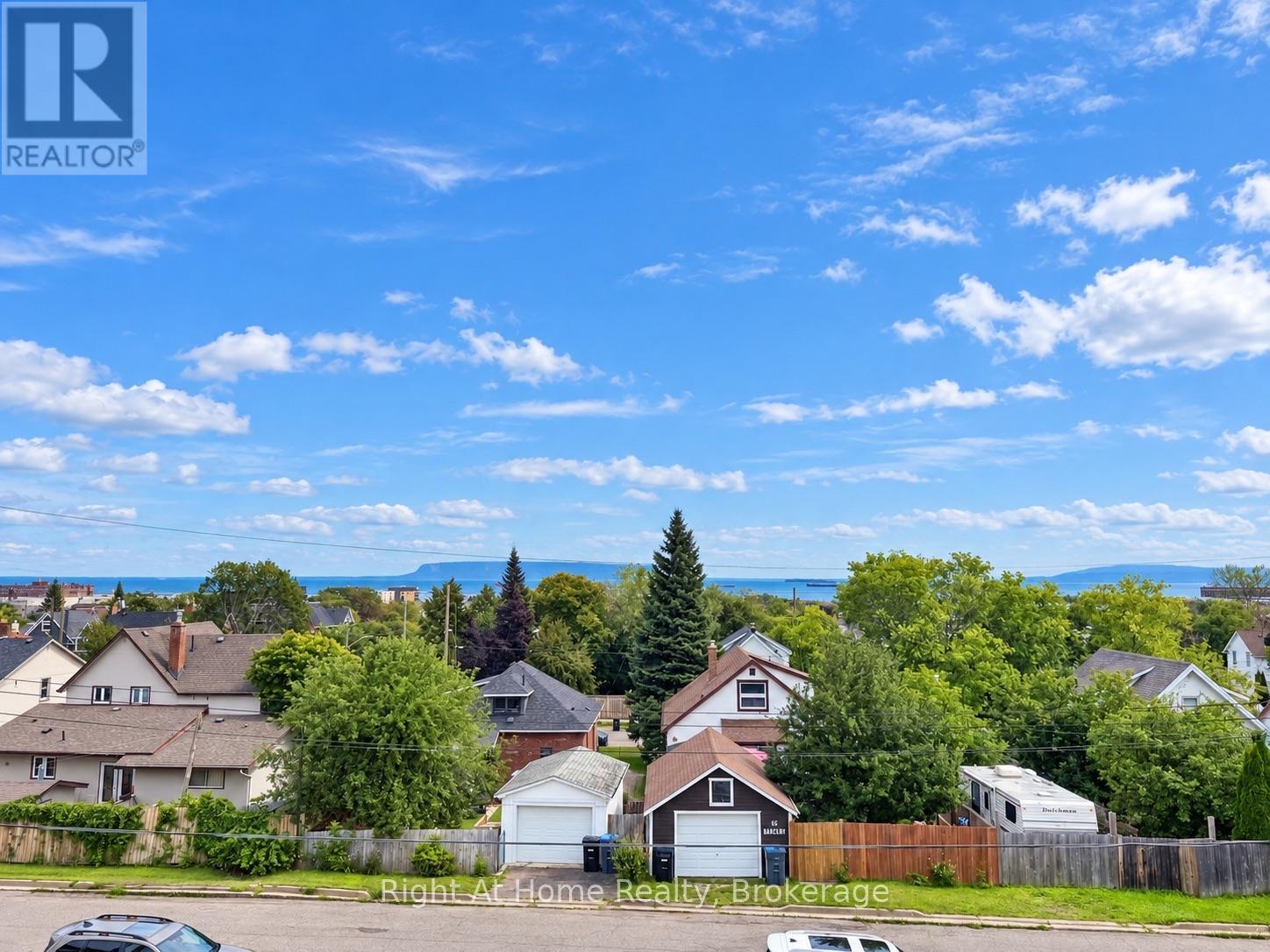 28 Dixon Street, Thunder Bay, Ontario  P7B 3J5 - Photo 2 - X13754190