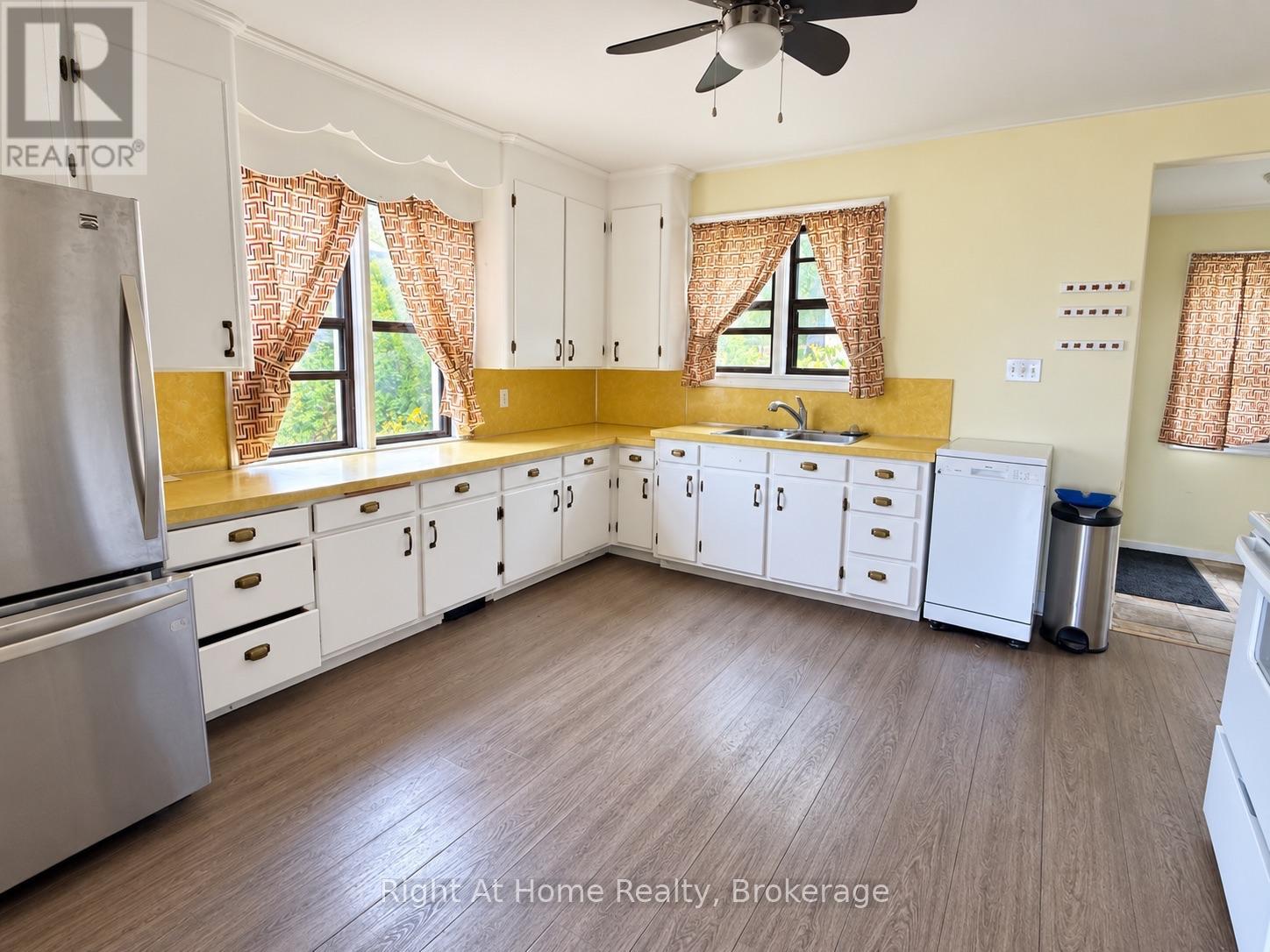 28 Dixon Street, Thunder Bay, Ontario  P7B 3J5 - Photo 4 - X13754190