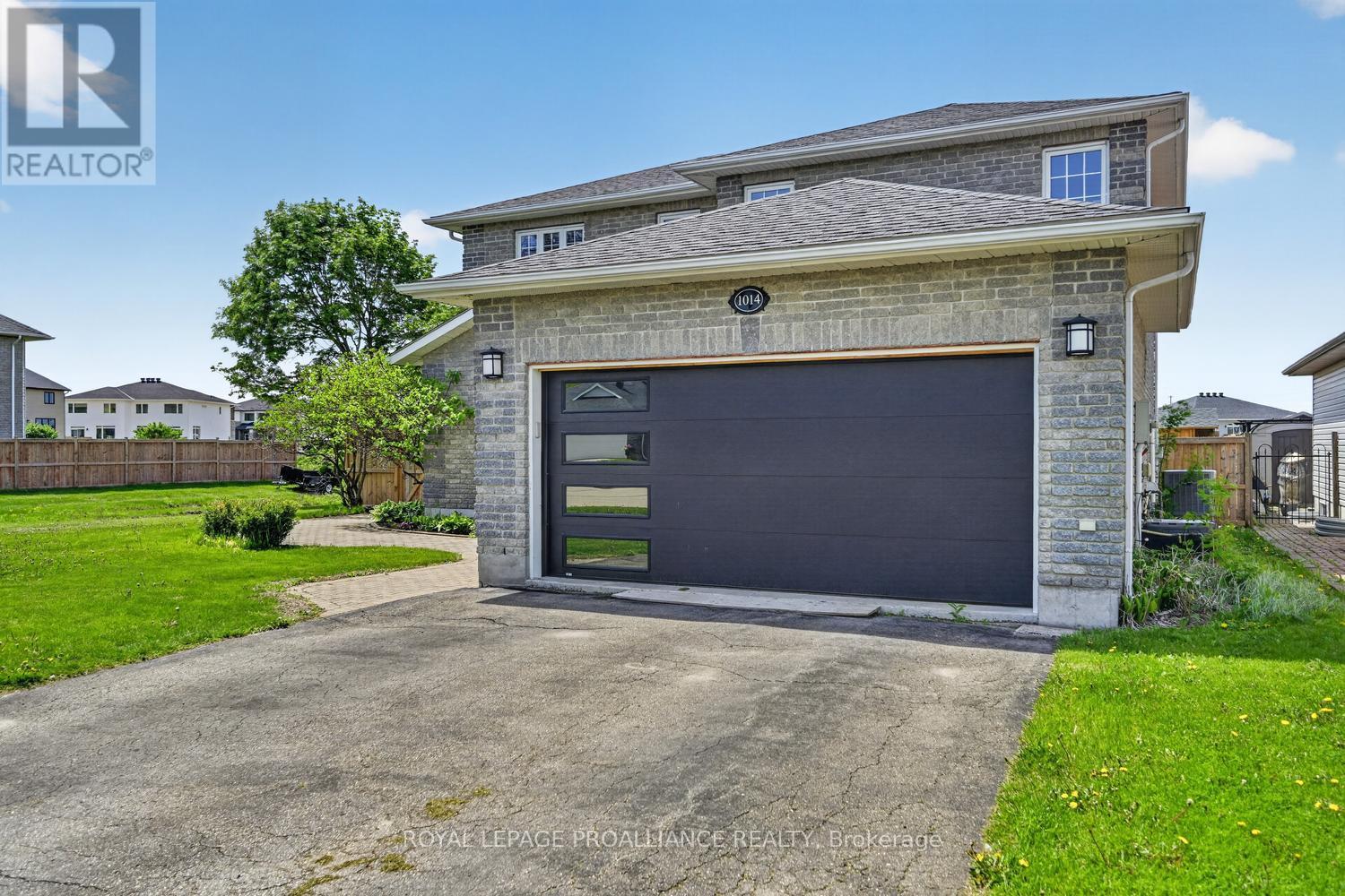 1014 Crestwood Drive, Brockville, Ontario K6V 7N1 - Photo 2 - X13754112