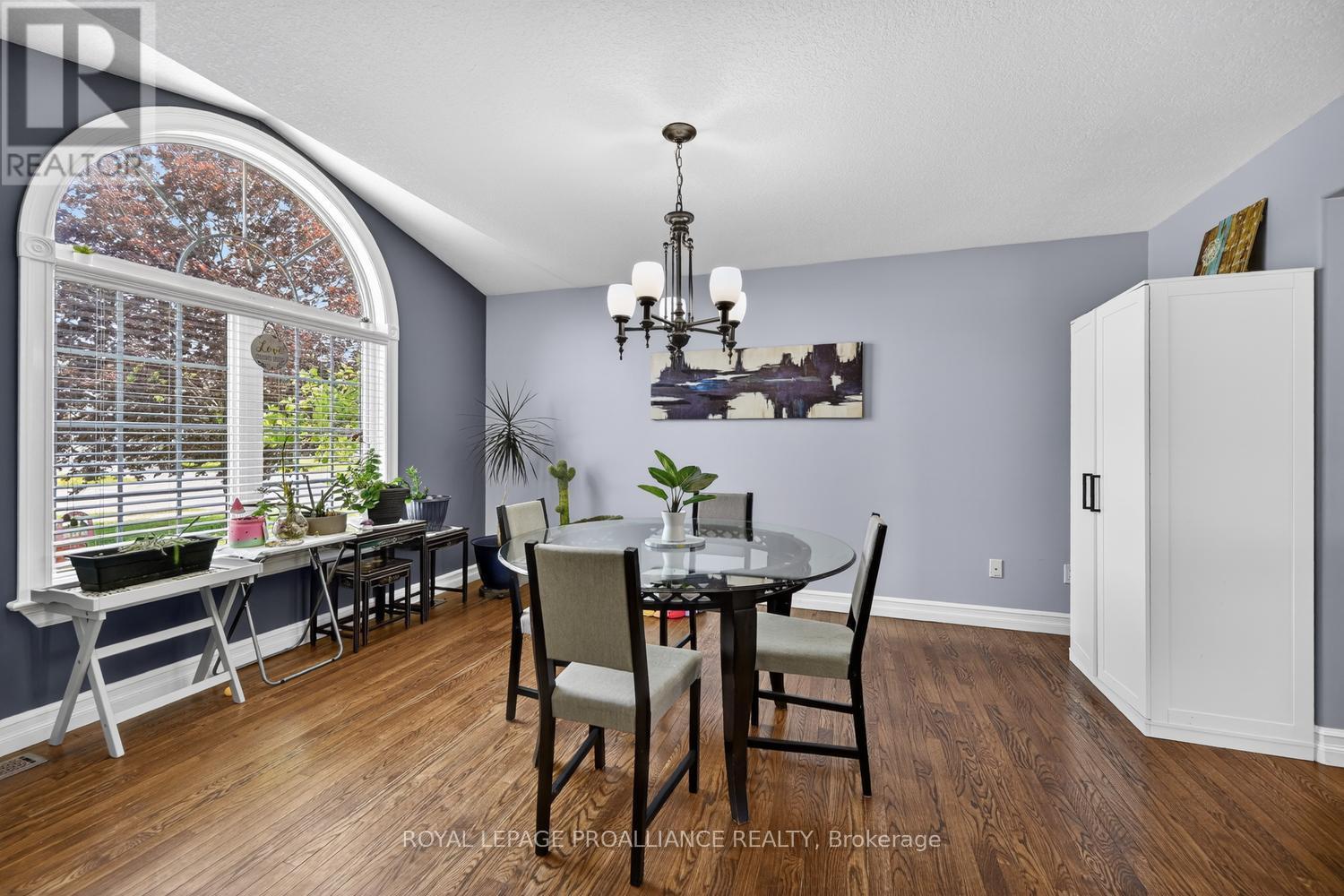 1014 Crestwood Drive, Brockville, Ontario K6V 7N1 - Photo 5 - X13754112