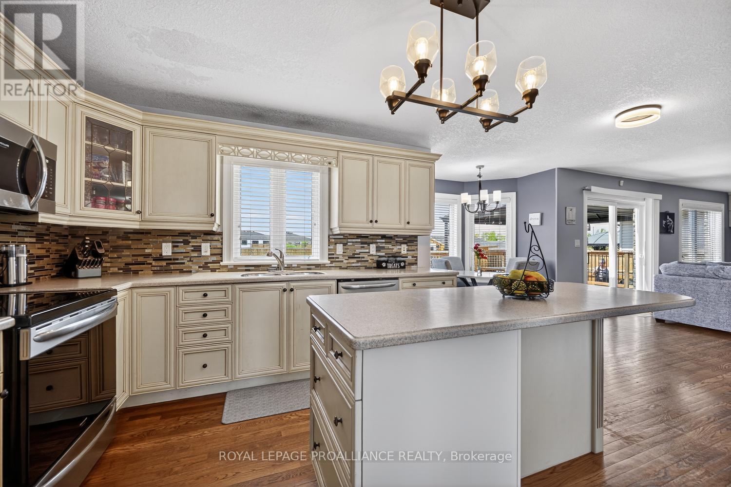 1014 Crestwood Drive, Brockville, Ontario K6V 7N1 - Photo 7 - X13754112
