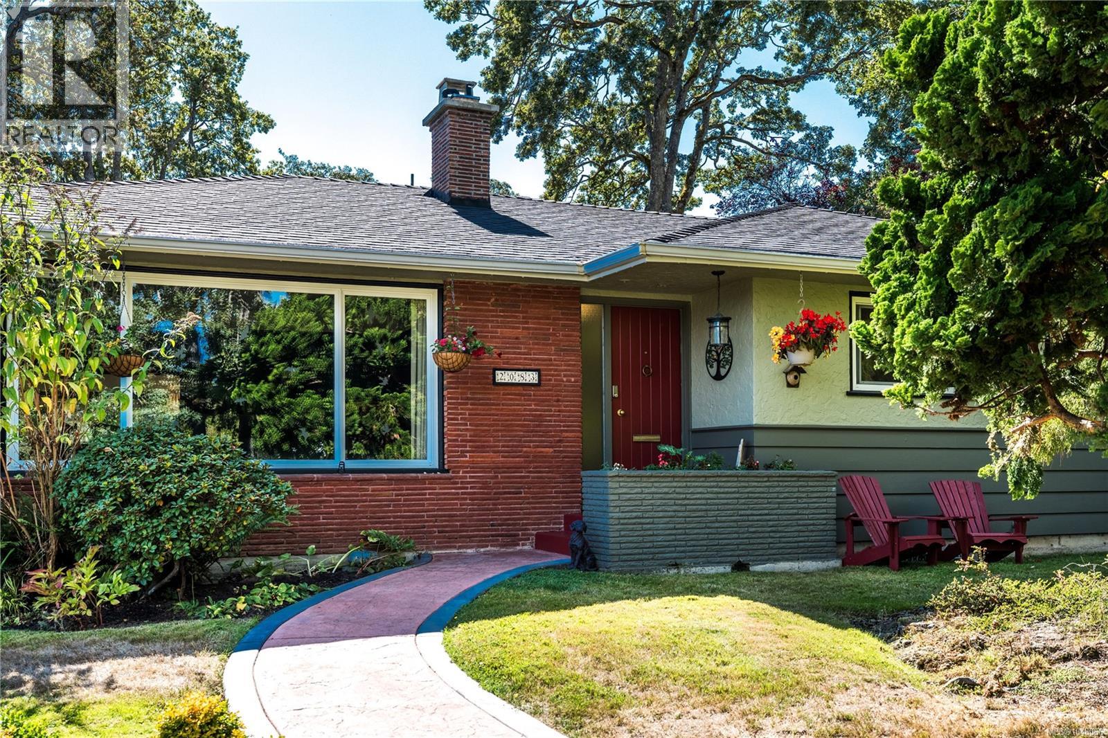2083 Renfrew Rd, Oak Bay, British Columbia  V8P 1S3 - Photo 3 - 1048066