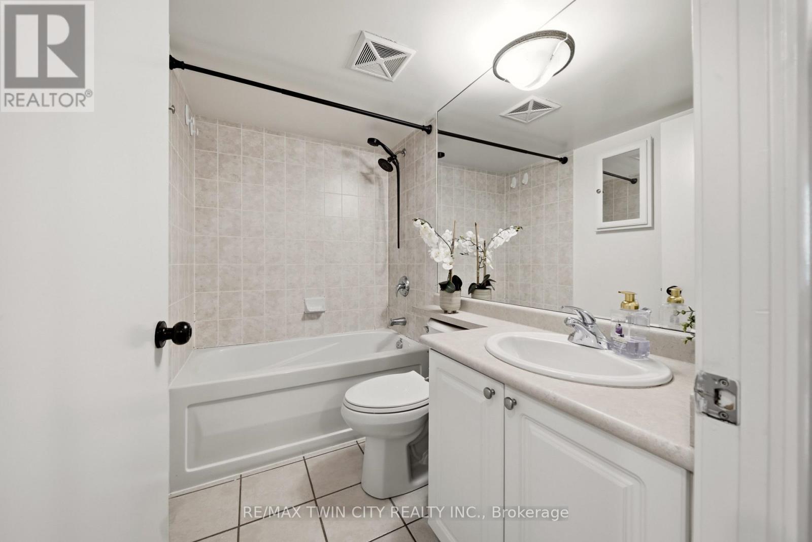 2502 - 231 Fort York Boulevard, Toronto, Ontario  M5V 1B2 - Photo 15 - C13753848